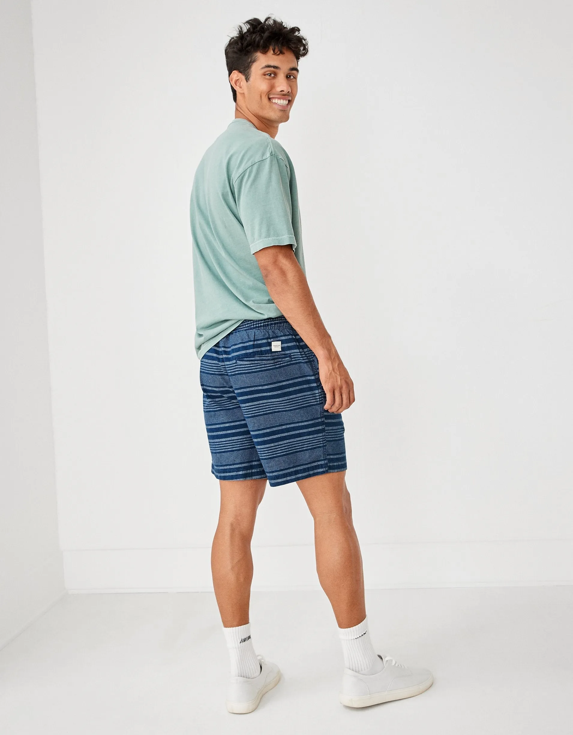 AE Flex 5.5" Trekker Jogger Short
