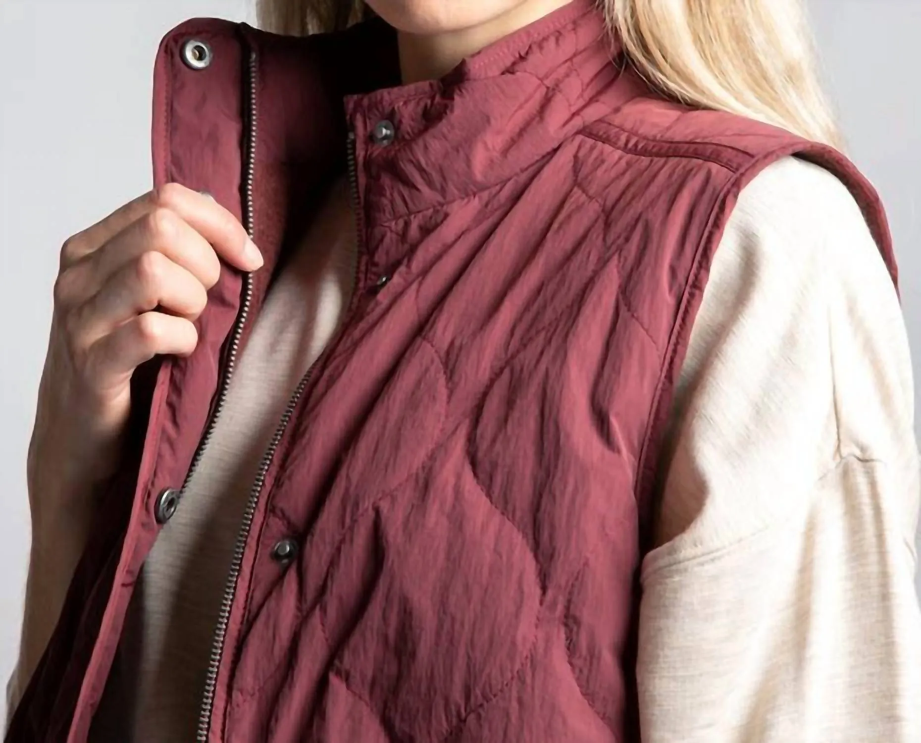 Archer Vest In Malbec