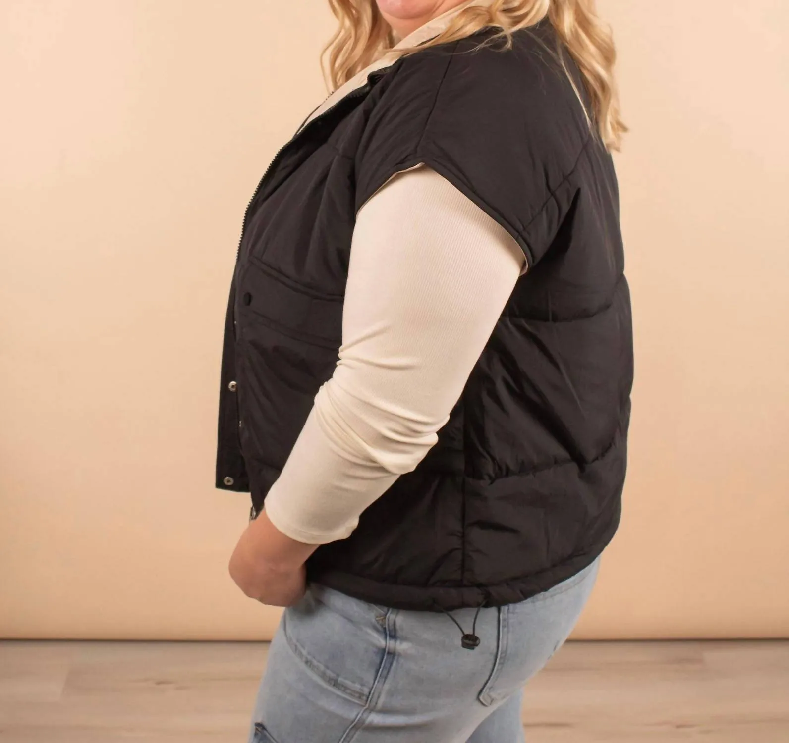 Briar Reversible Puffer Vest In Black/ivory