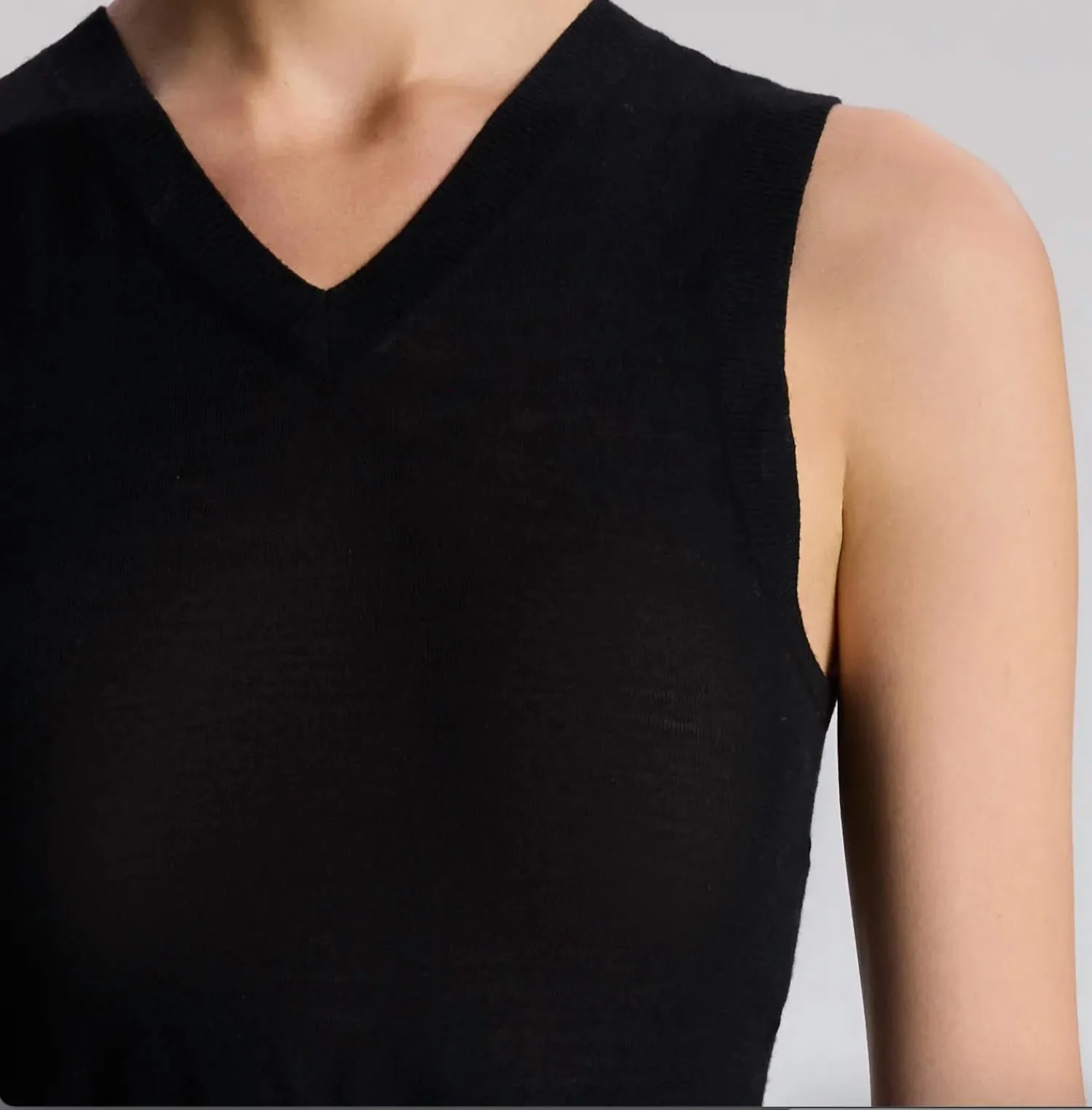 Brody Vest In Black