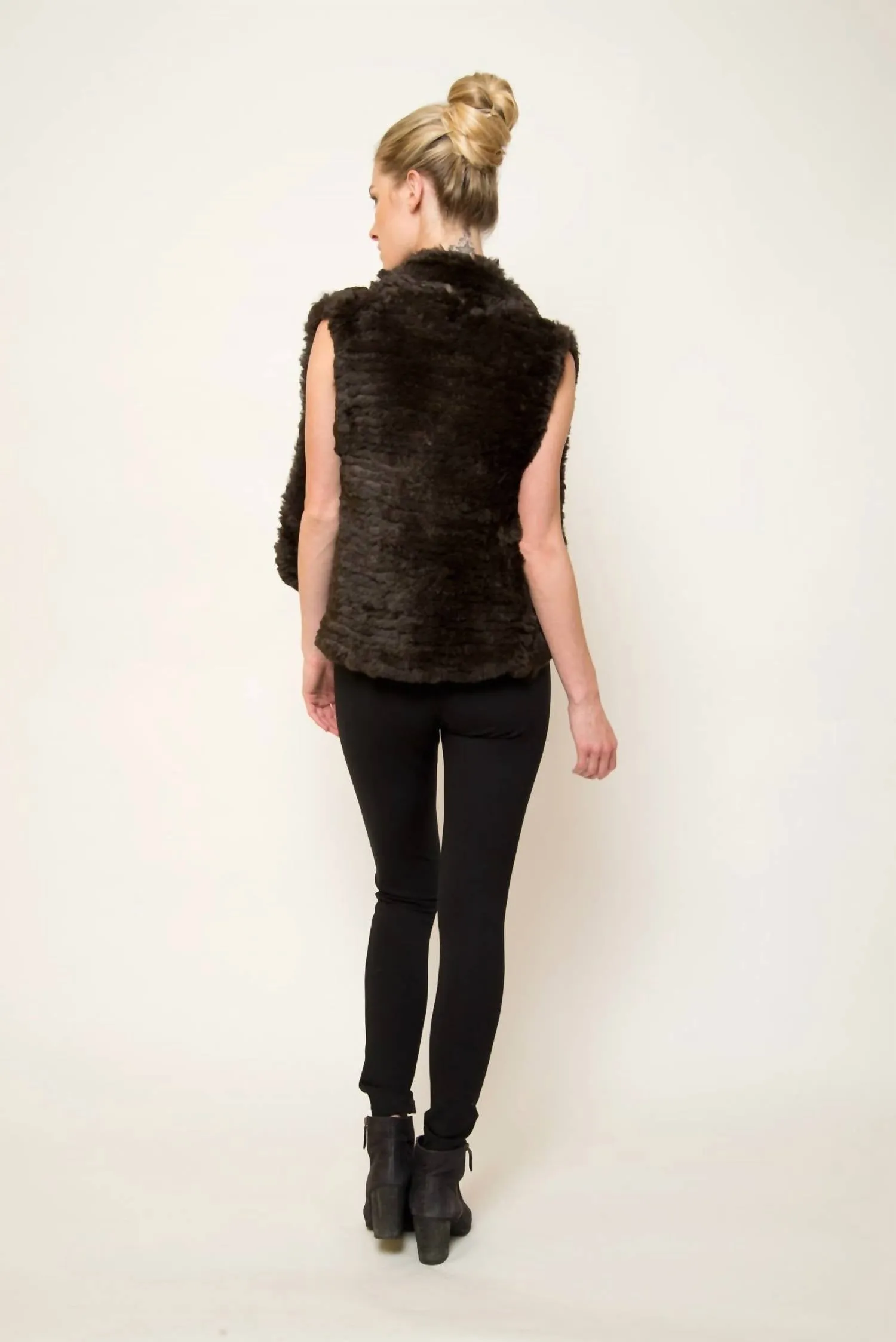 Carter Vest In Brown