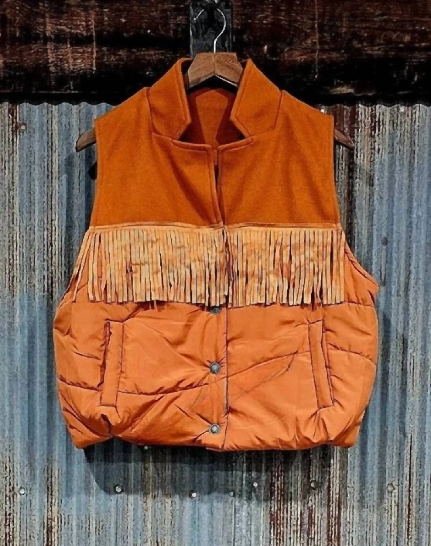 Cattleman's Fringe Vest In Hereford In Orange