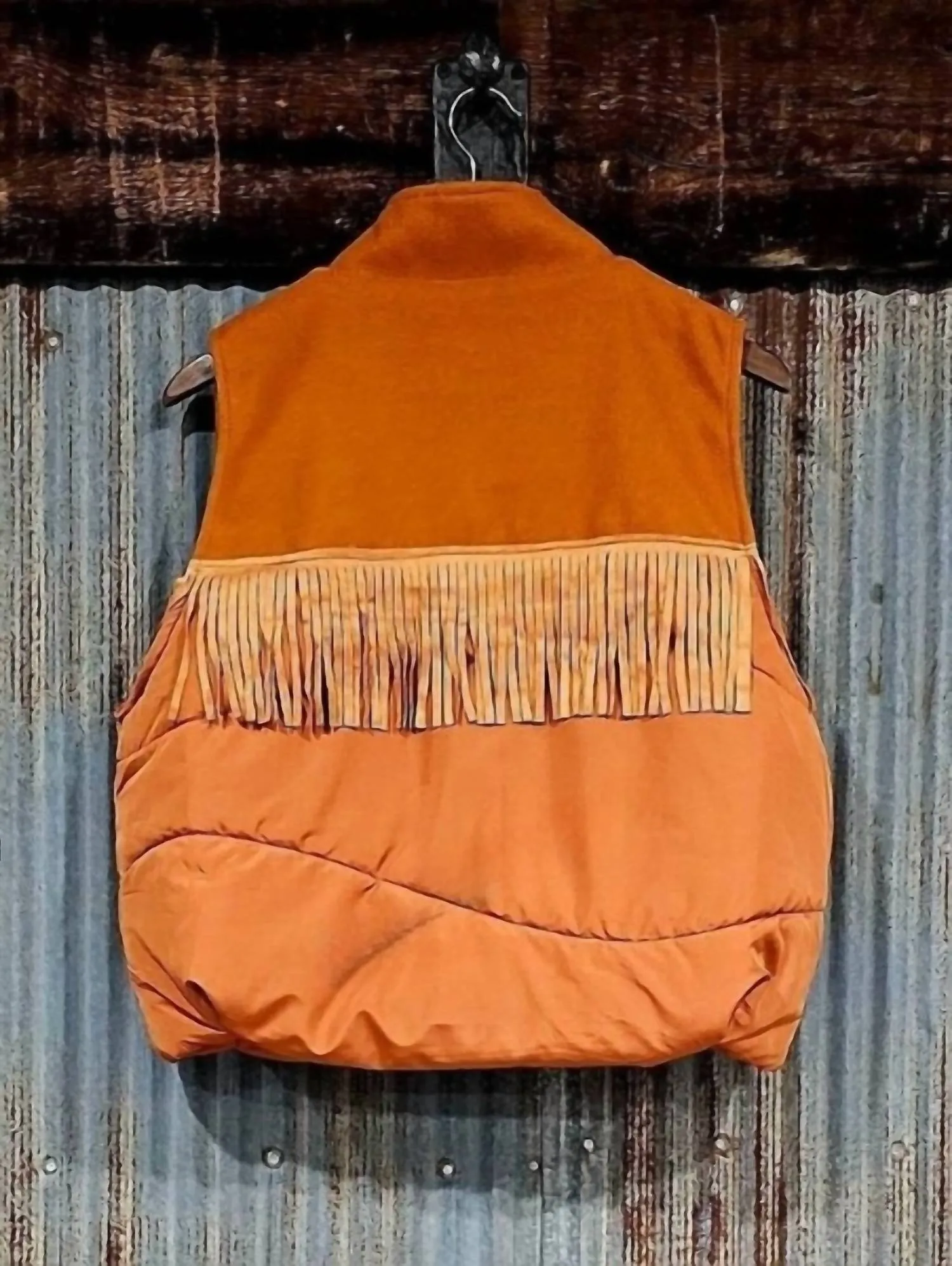 Cattleman's Fringe Vest In Hereford In Orange