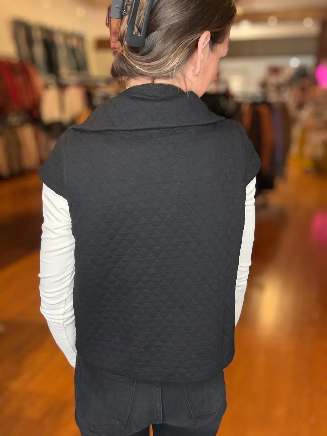 Elsie Quilted Vest Top In Black