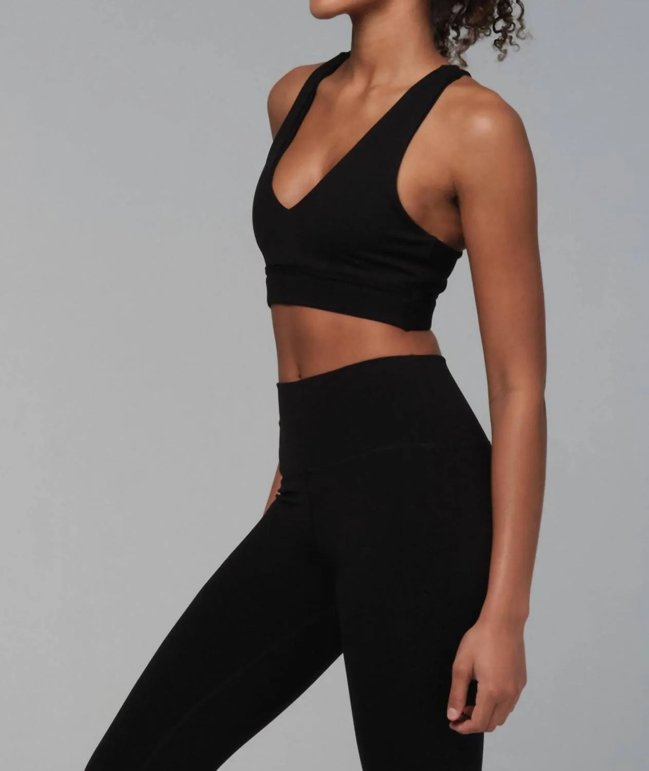 Head Turner Tank Sports Bra In Black