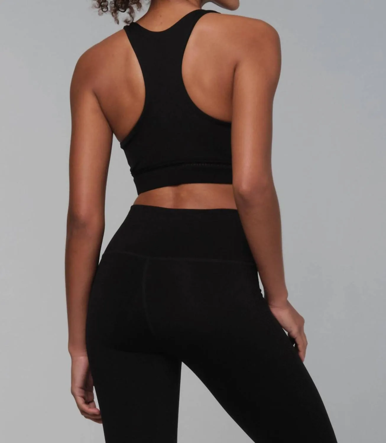 Head Turner Tank Sports Bra In Black