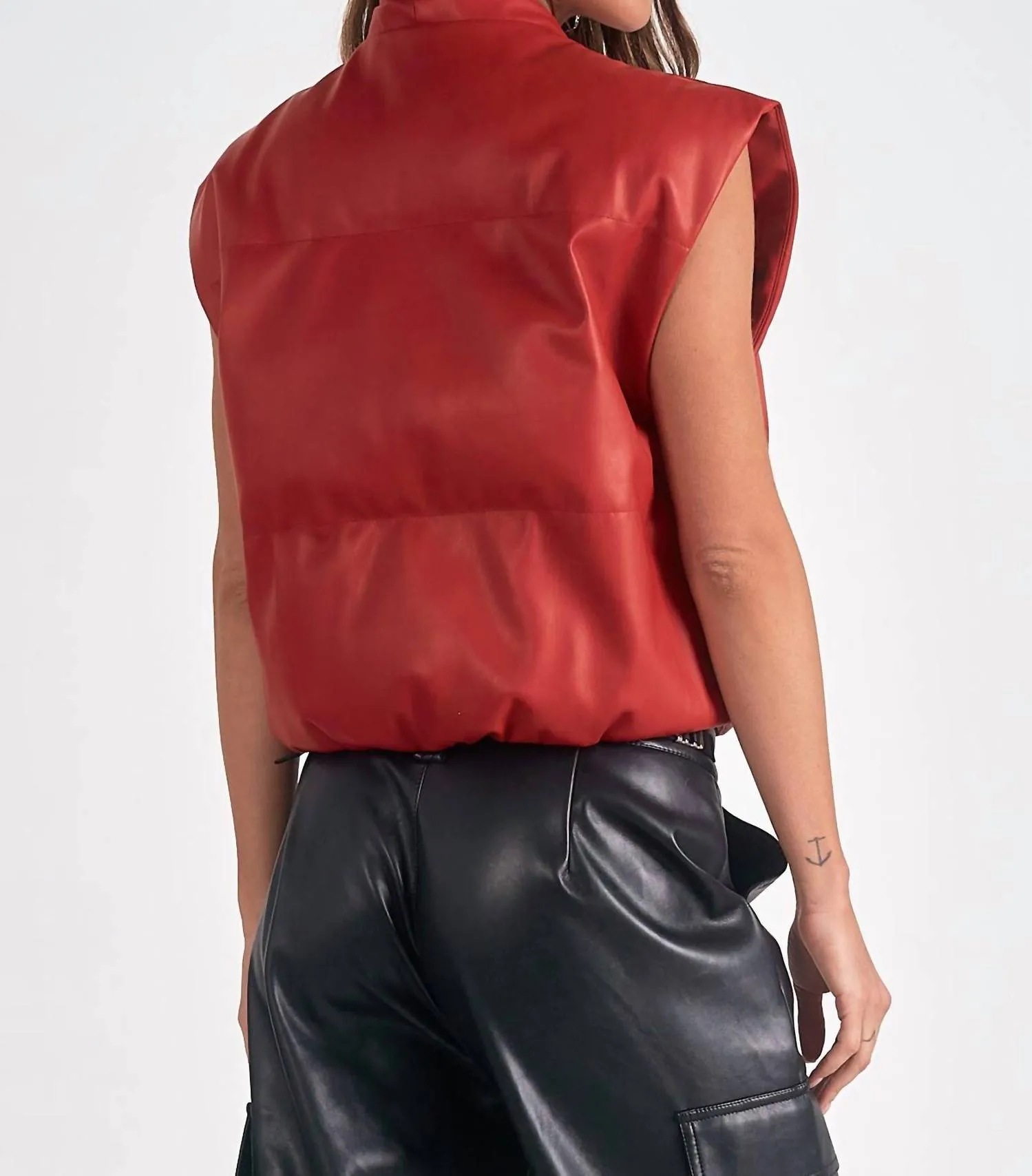 High Collar Vest In Red