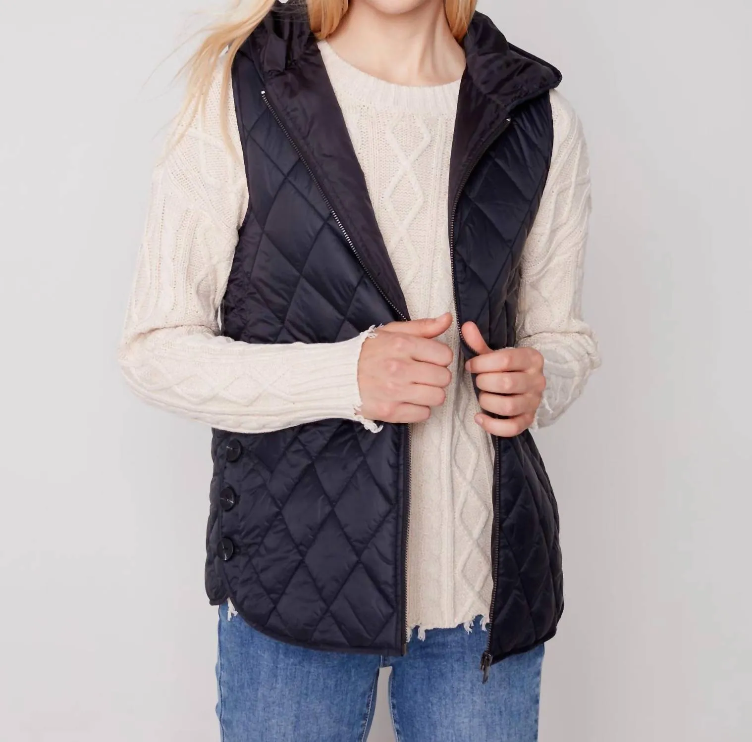 Hooded Puffer Vest In Black