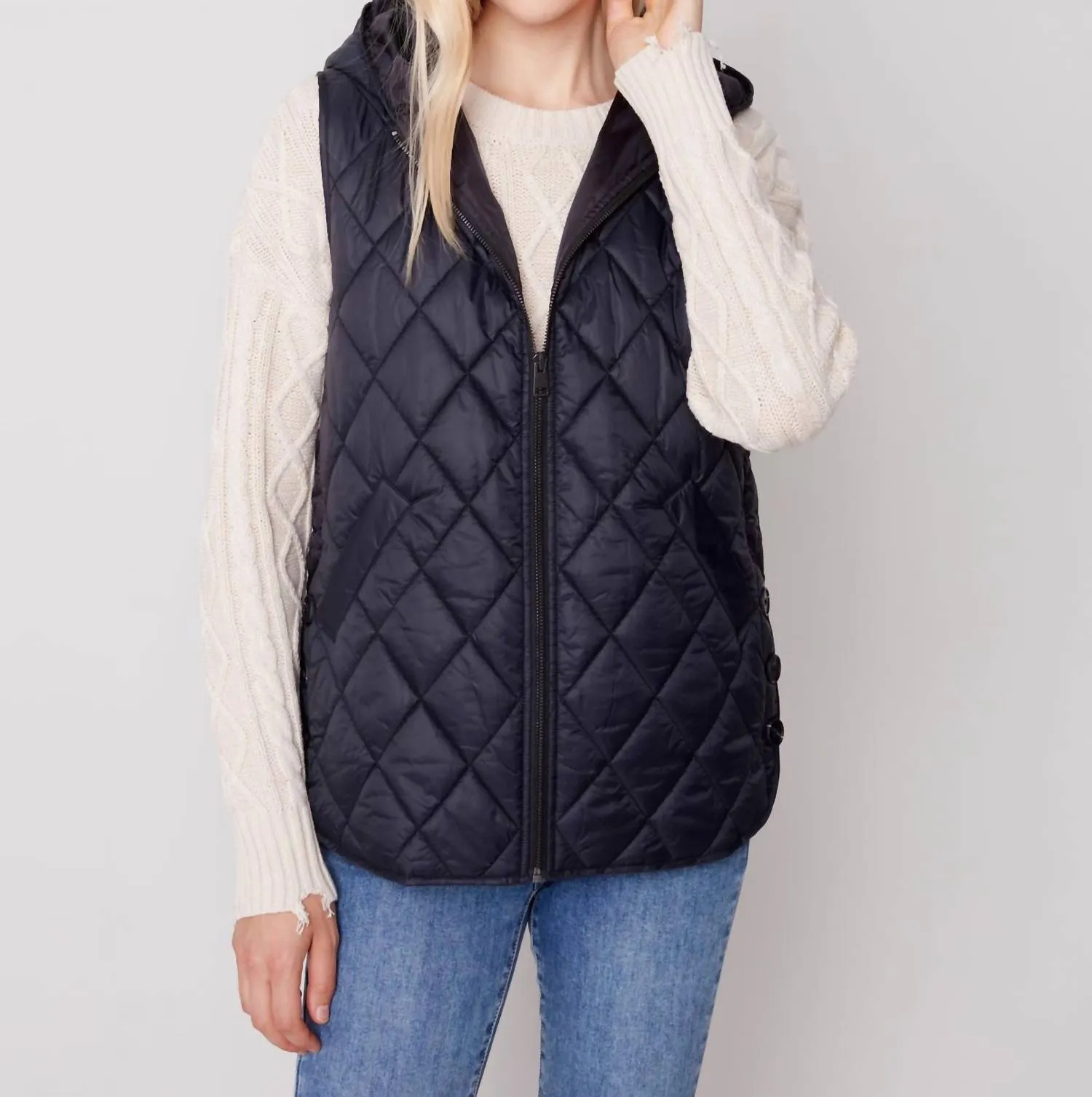 Hooded Puffer Vest In Black