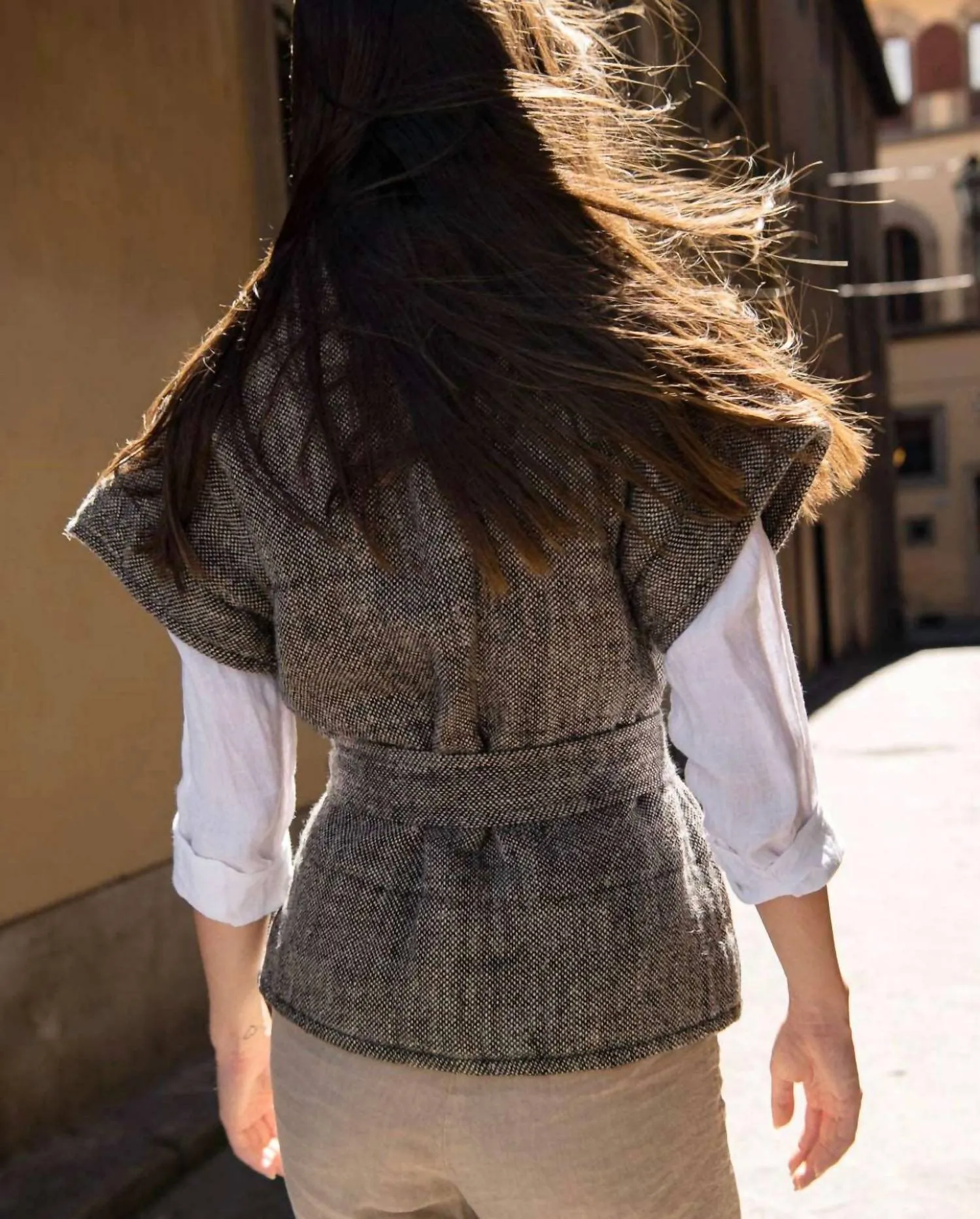 Isabella Linen Padded Vest In Grey