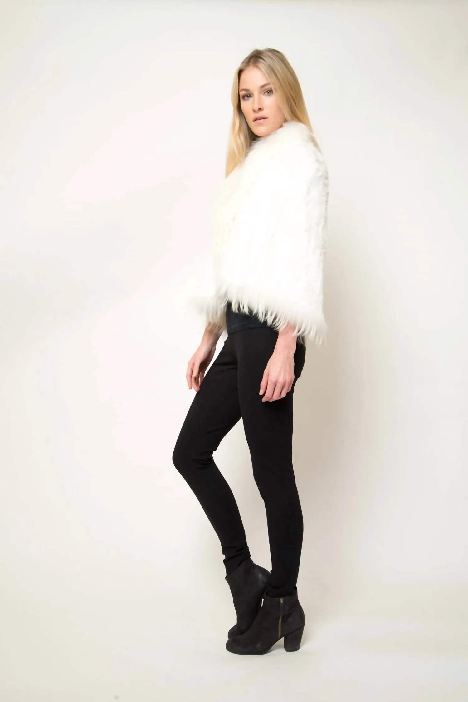 Jordan Capelet Fur Vest In Ivory