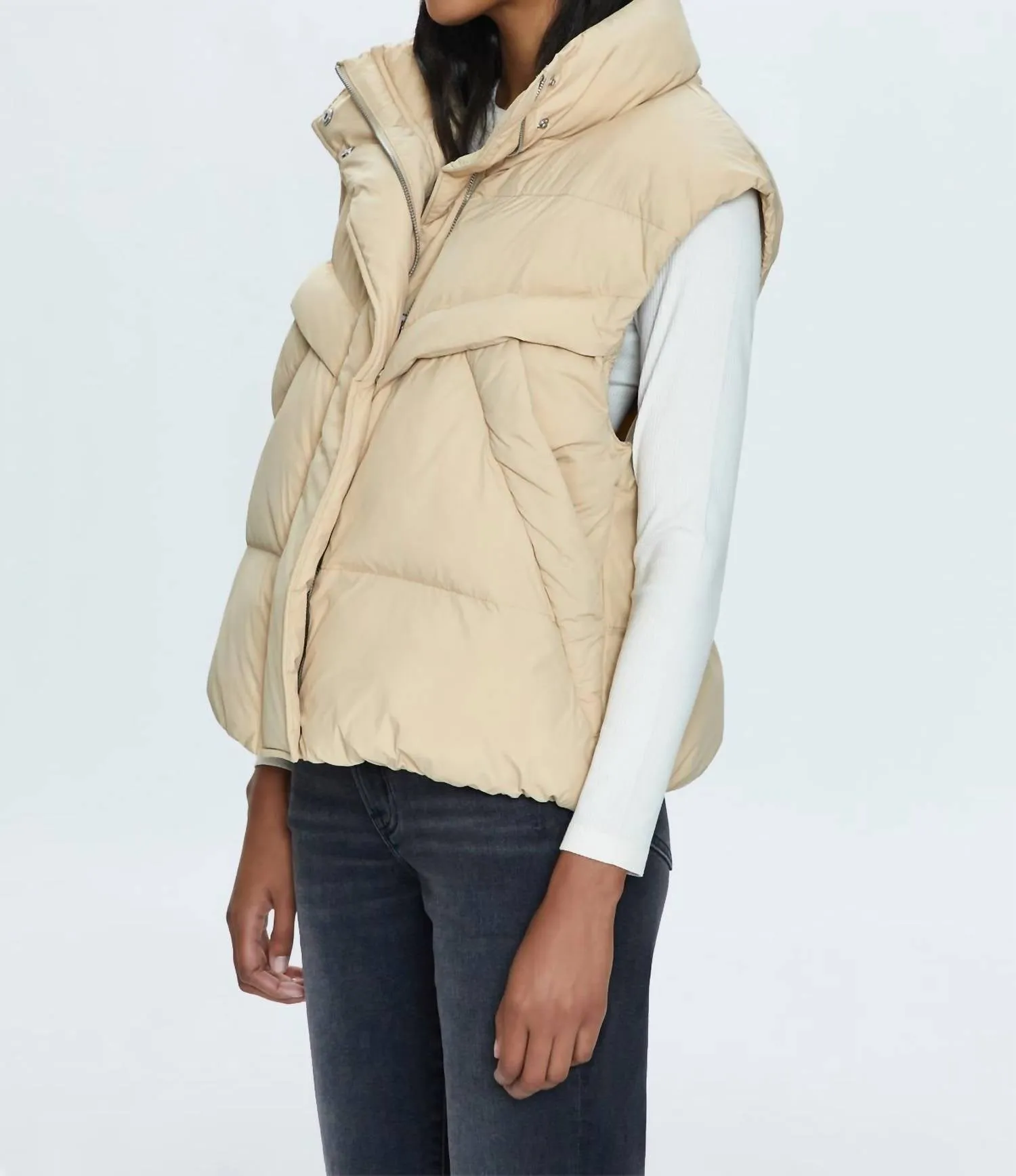 Joss Quilted Puffer Vest In Warm Sand