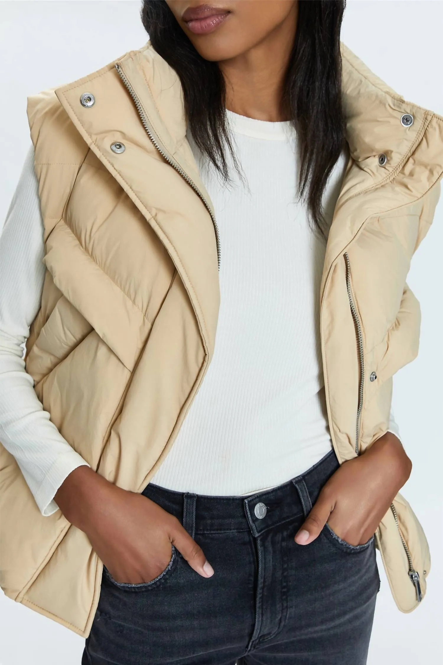 Joss Quilted Puffer Vest In Warm Sand