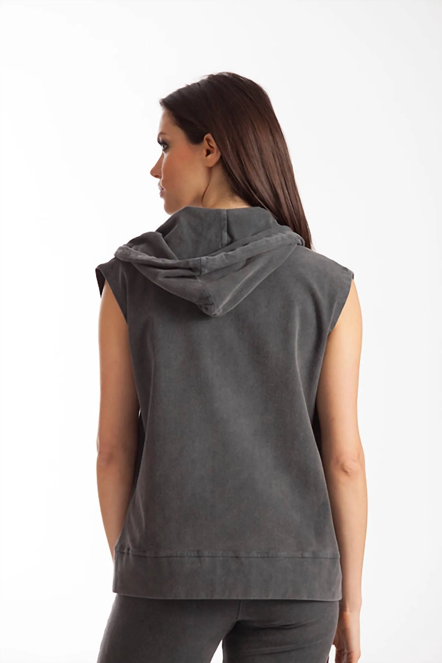 Leslie Hooded Vest In Charcoal