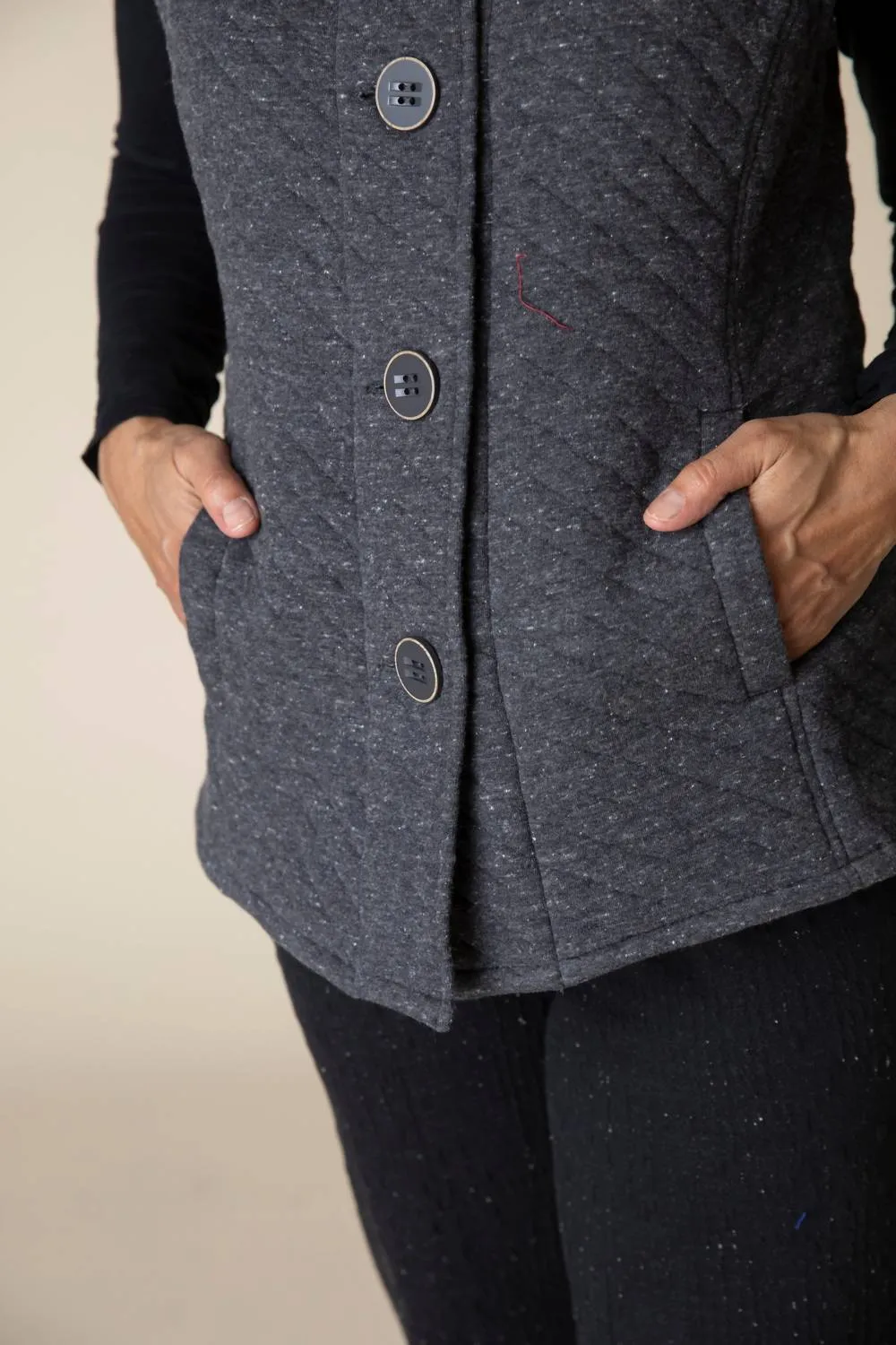 Quilted Knit Vest In Grey
