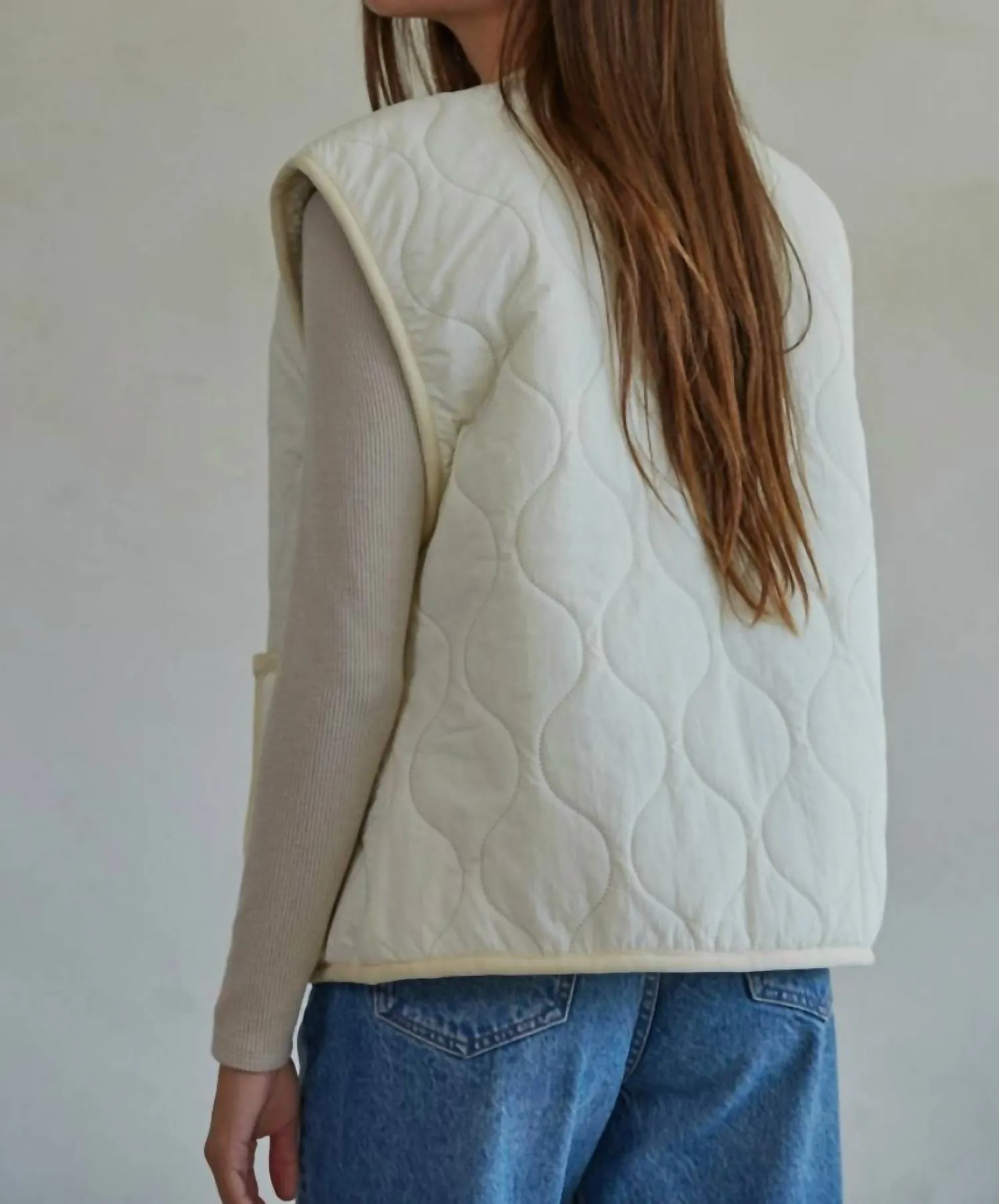 Quinn Quilted Fleece Vest In Cream