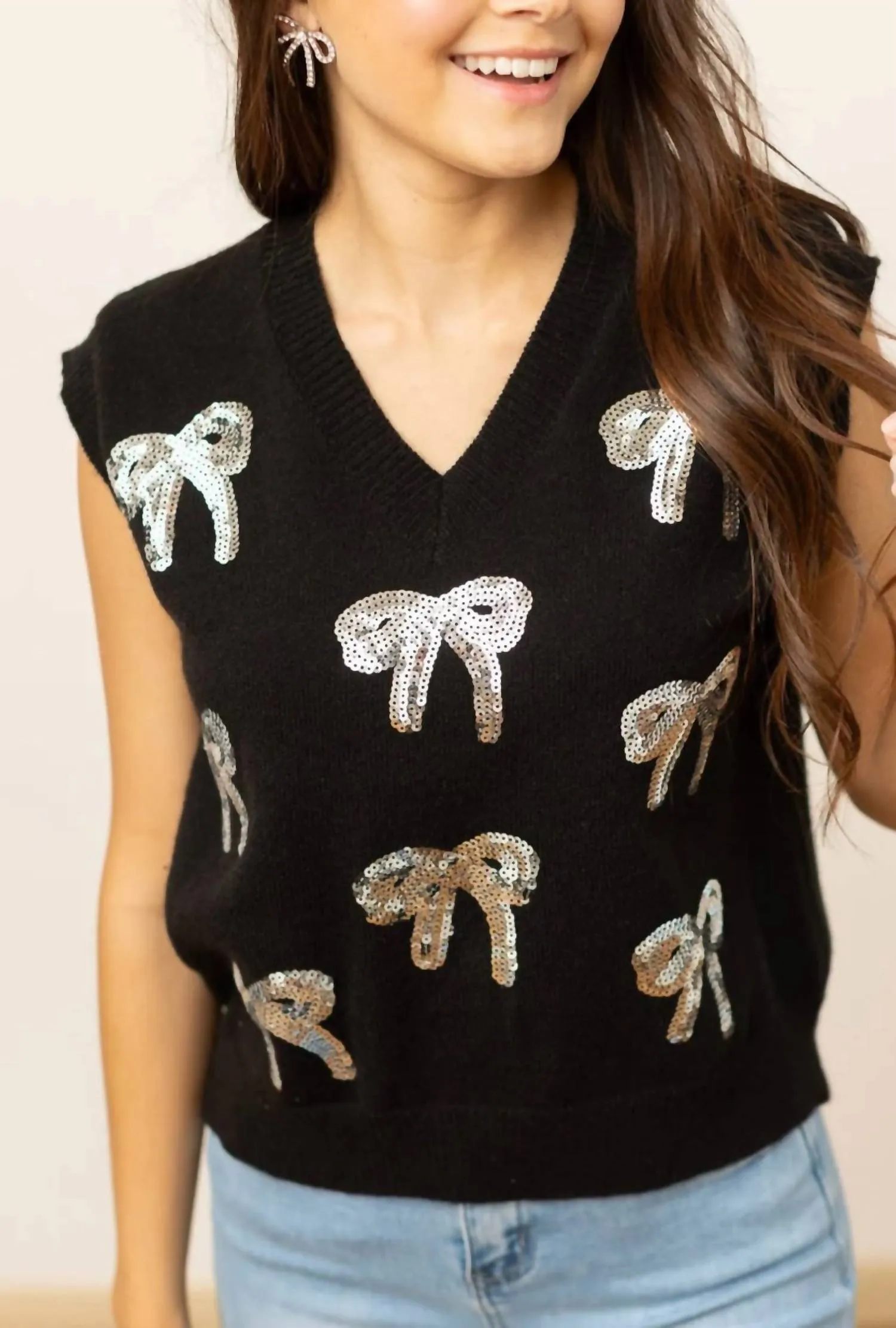 Sequin Bow Sweater Vest In Black