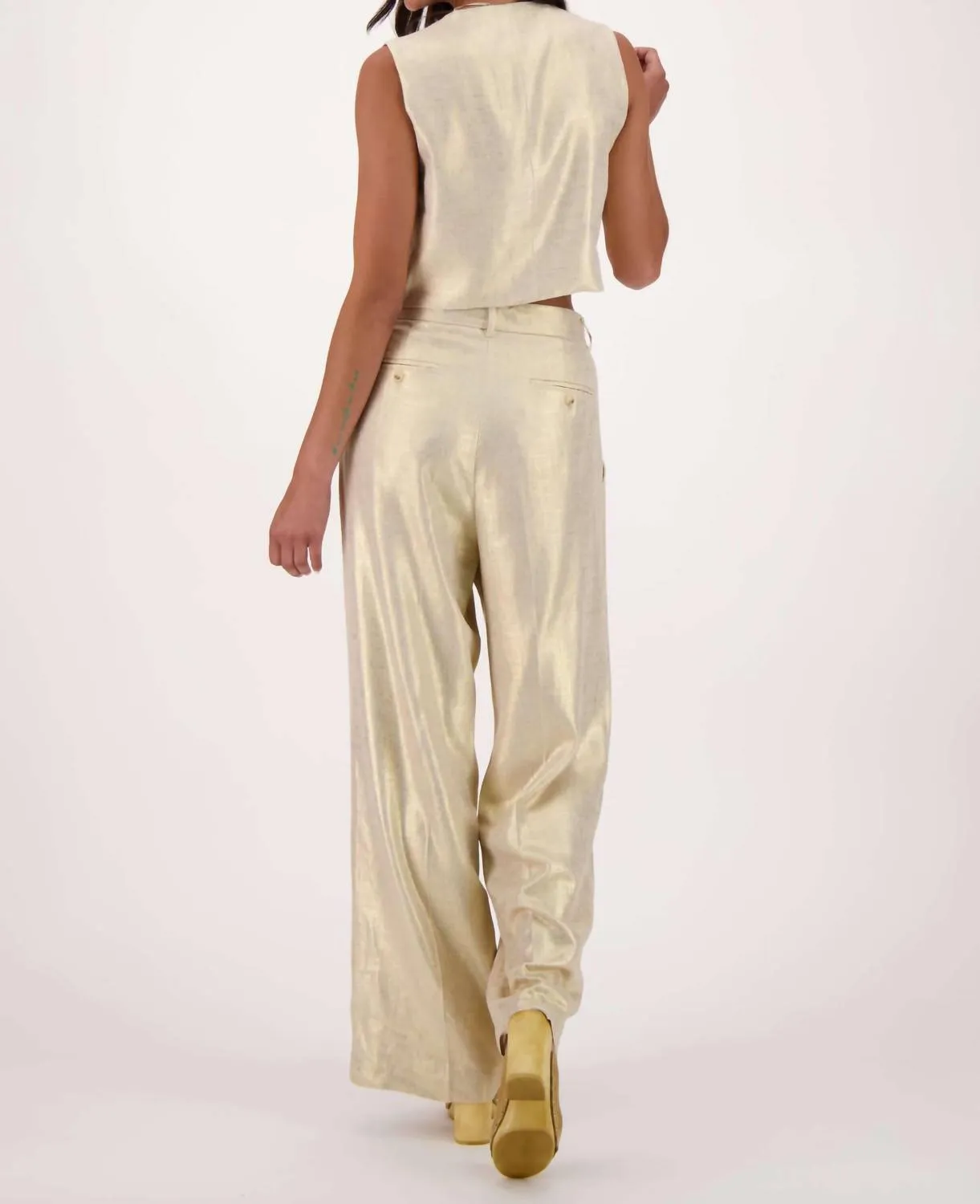 Solid Button Front Vest In Gold