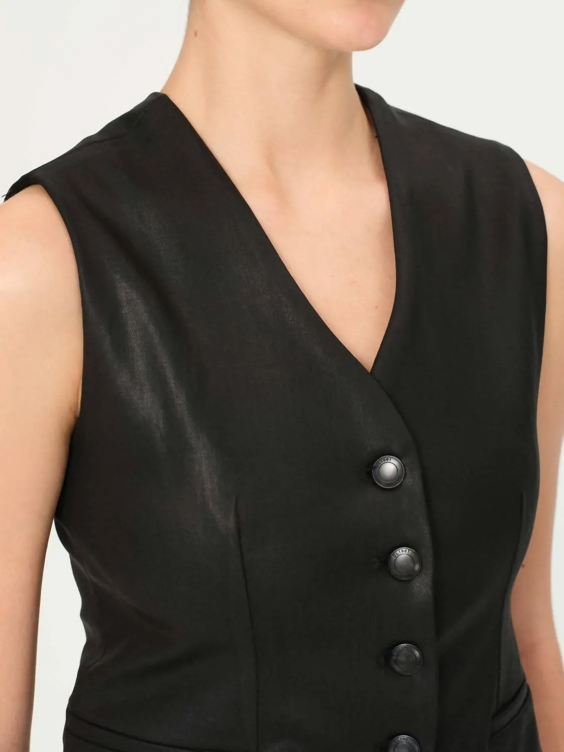Tailored Vest In Black Coated