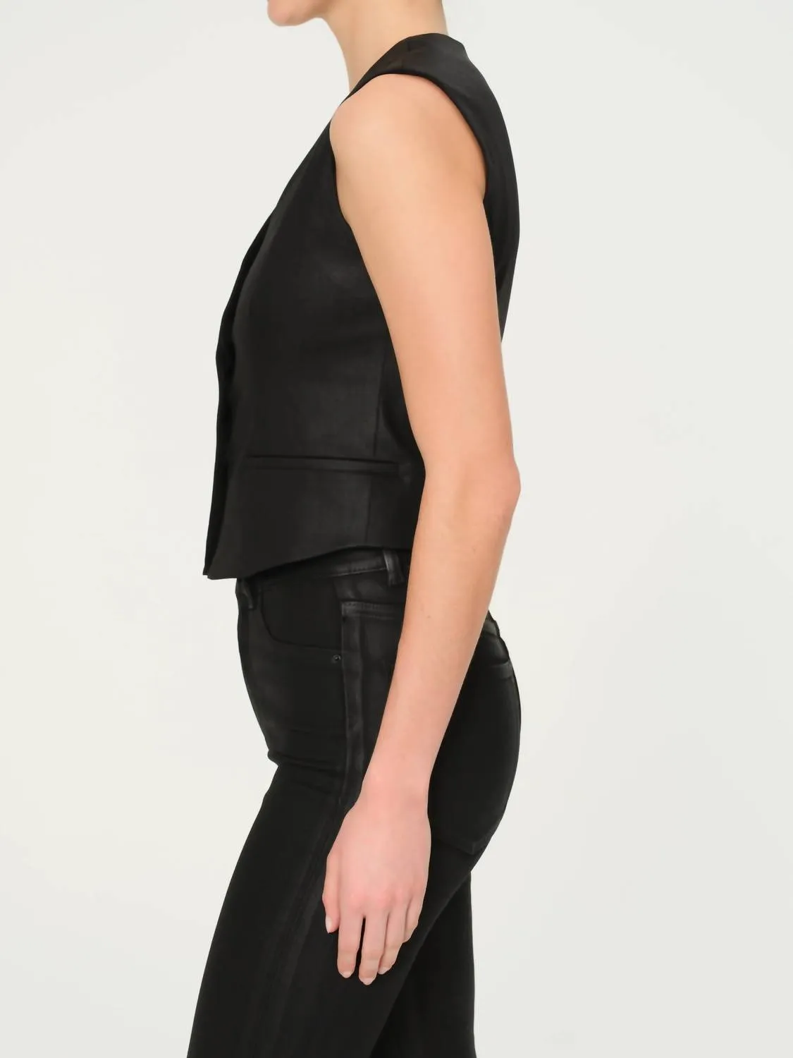 Tailored Vest In Black Coated