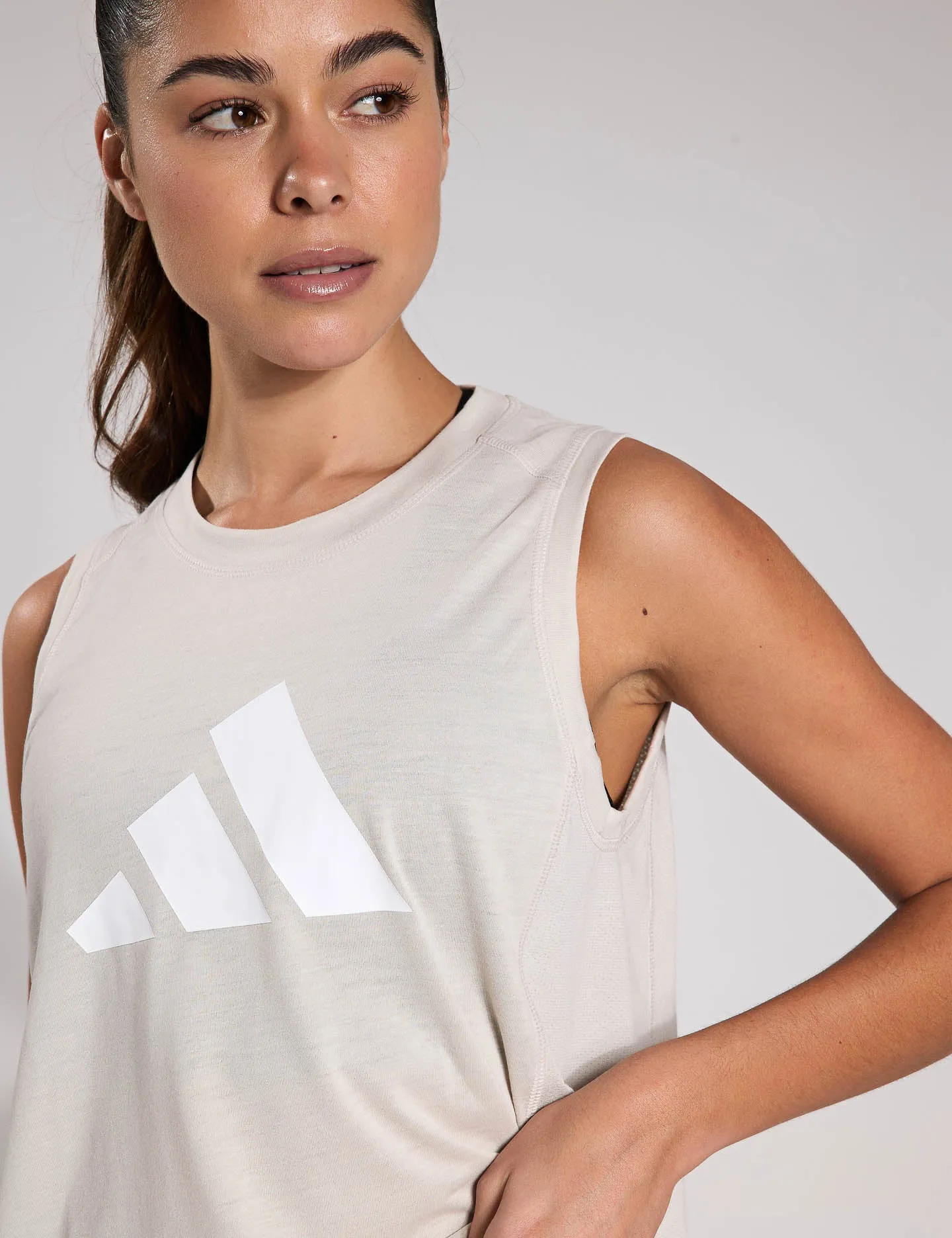 Train Essentials Big Performance Logo Training Tank Top - Wonder Alumina/White