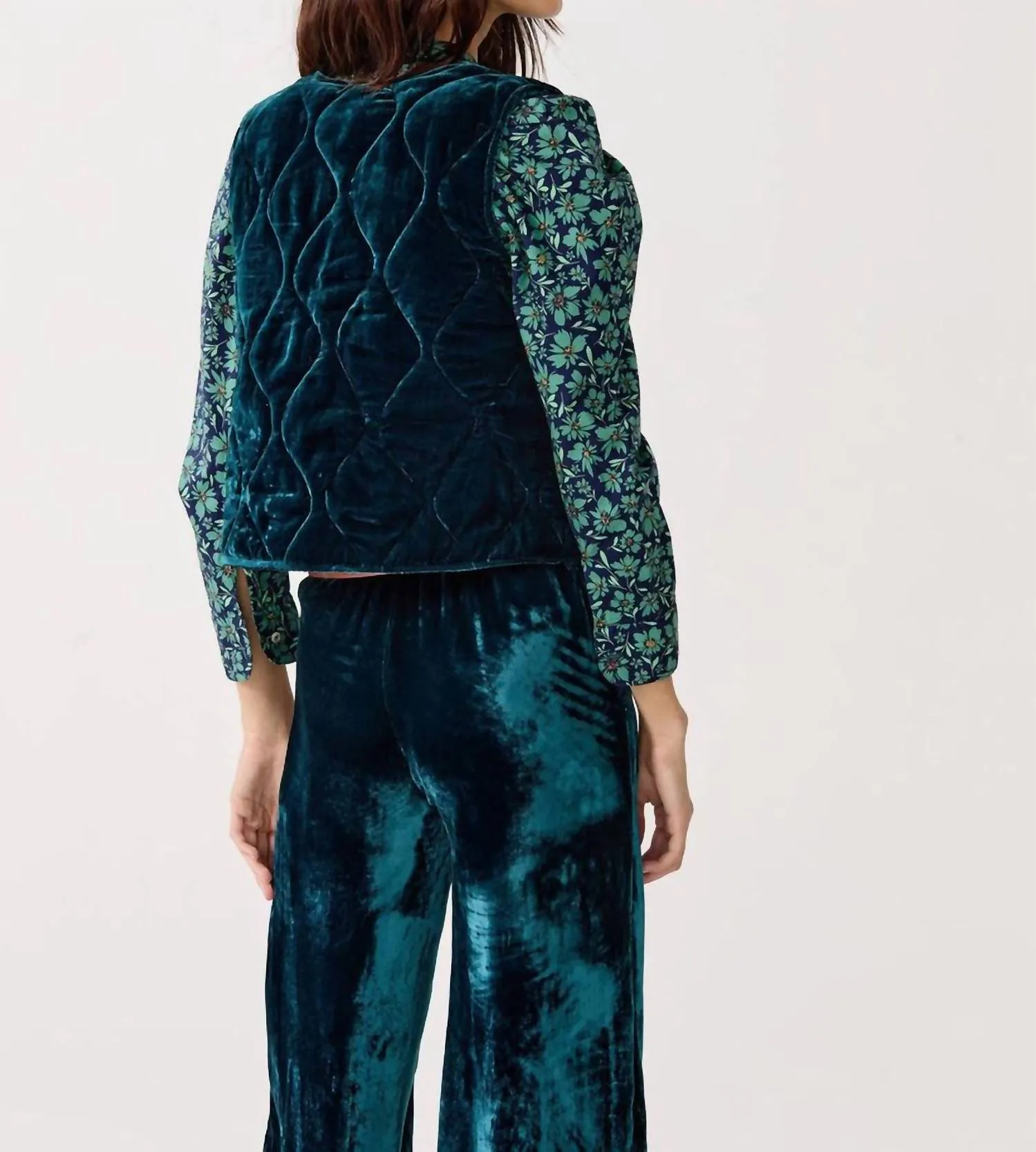 Waves Quilted Vest In Teal