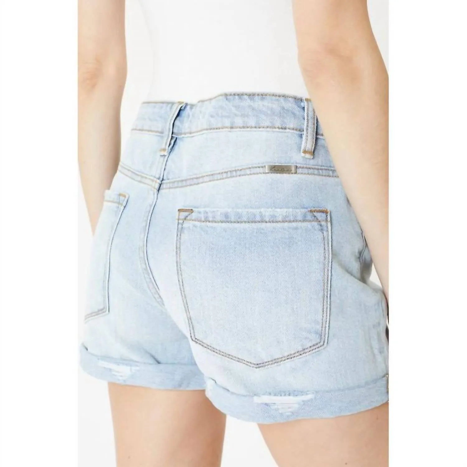 Women's Cuffed Hem Mom Short In Light Wash